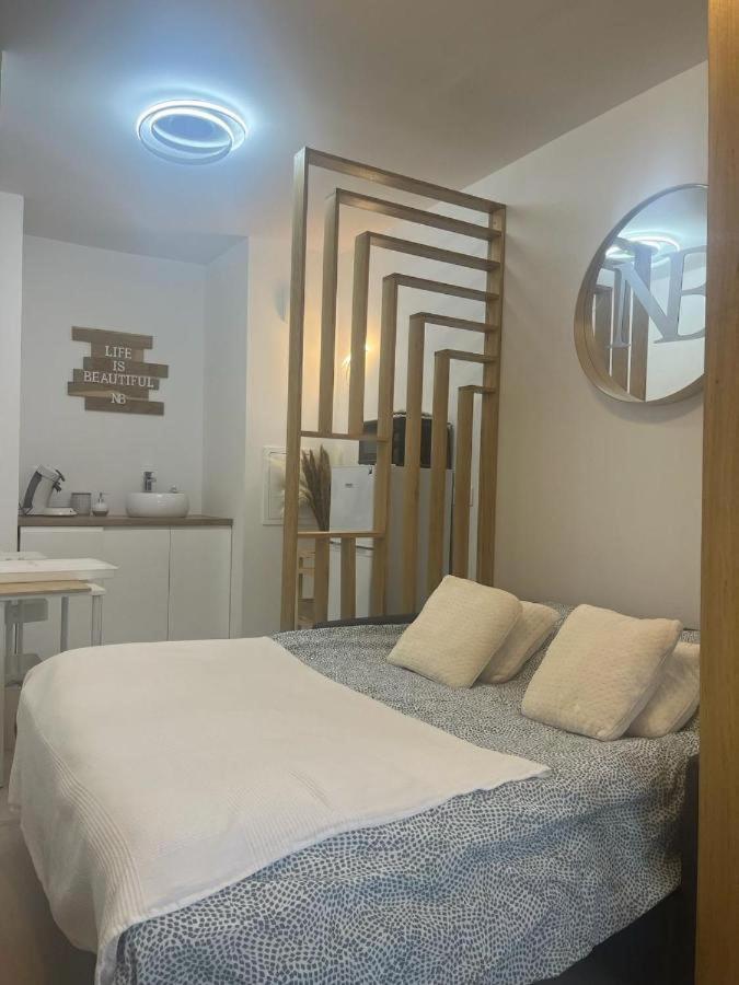 Spacieux Appart Terrasse Metro Hopital 4Pers Wifi Вильжюиф Экстерьер фото