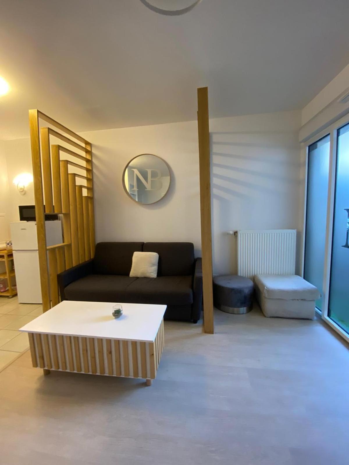 Spacieux Appart Terrasse Metro Hopital 4Pers Wifi Вильжюиф Экстерьер фото