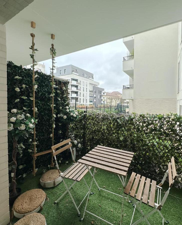 Spacieux Appart Terrasse Metro Hopital 4Pers Wifi Вильжюиф Экстерьер фото