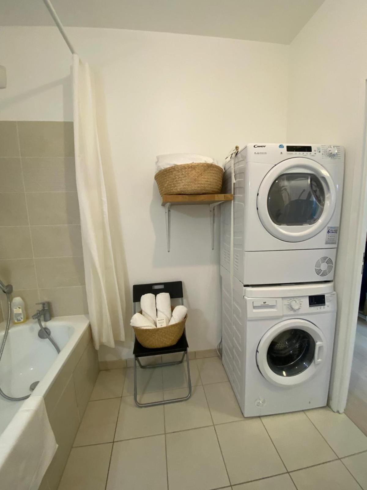 Spacieux Appart Terrasse Metro Hopital 4Pers Wifi Вильжюиф Экстерьер фото