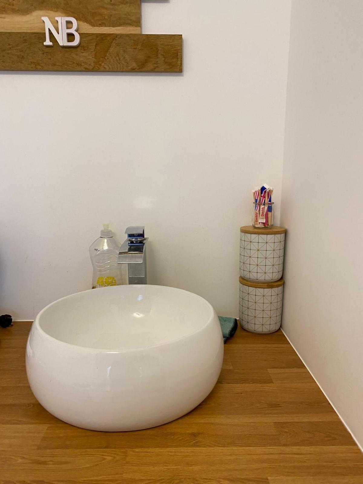 Spacieux Appart Terrasse Metro Hopital 4Pers Wifi Вильжюиф Экстерьер фото